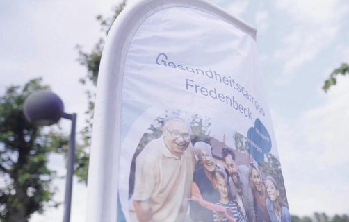 Auftaktveranstaltung Fahne Fahne mit dem Logo des Projekts Gesundheitscampus Fredenbeck © Samtgemeinde Fredenbeck
